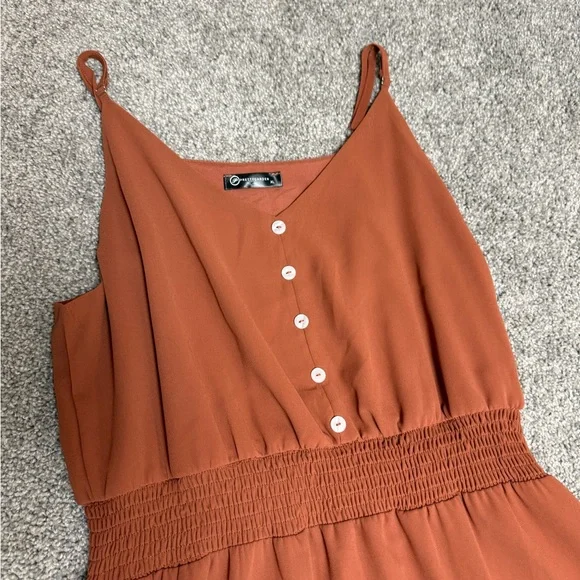 Elegant Rust Maxi Dress - Picture 3 of 4